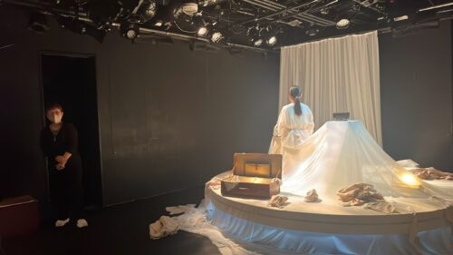 左の場内整理のお方が良かった。